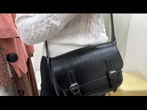 ❤️ خودارضایی عمومی عوضی جوان FeralBerry با دیلدو در اتاق تناسب فوق پورن در ما fa.sex78.ru ️❤